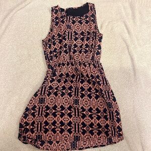 Peach Love California boutique dress! Back opens w/ a button at the top.